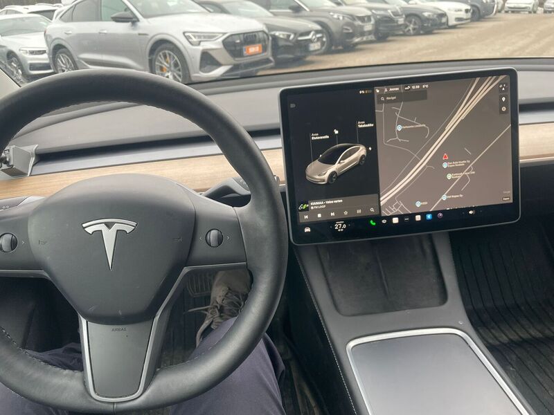 Tesla Model 3 vaihtoauto