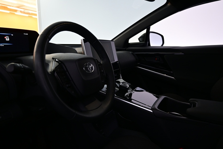 Toyota bZ4X vaihtoauto