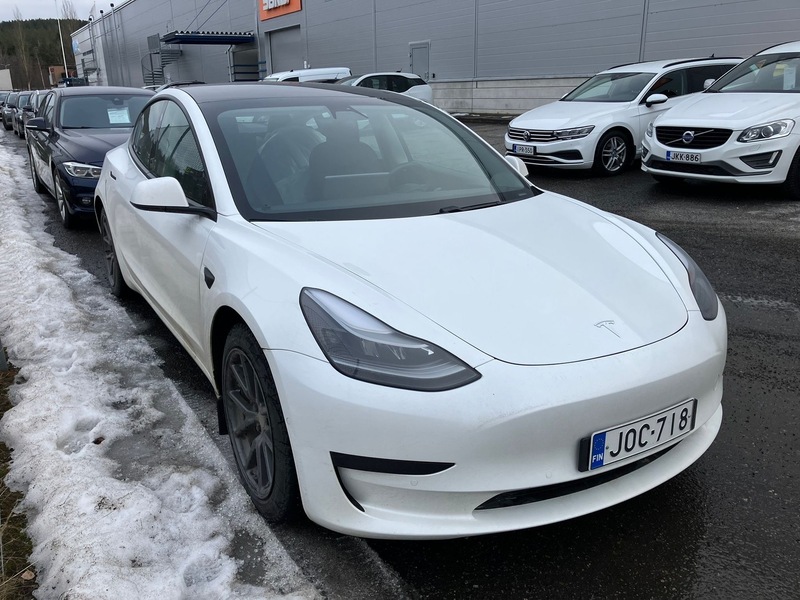 Tesla Model 3 vaihtoauto