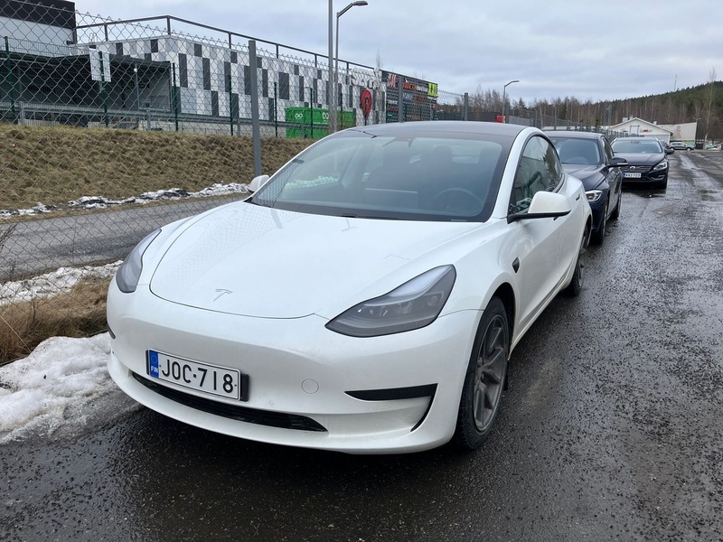Tesla Model 3 vaihtoauto