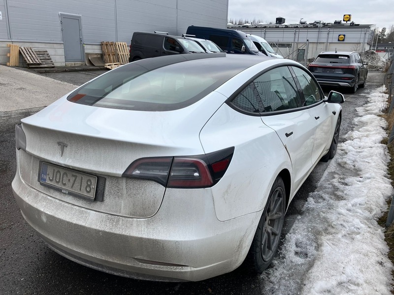 Tesla Model 3 vaihtoauto