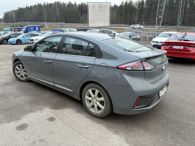 Hyundai IONIQ plug-in vaihtoauto