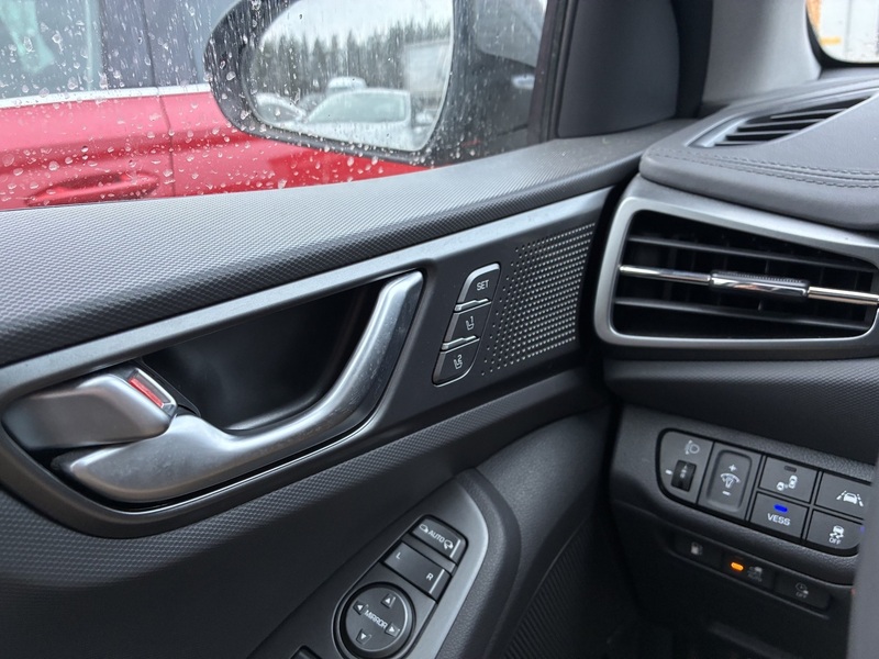 Hyundai IONIQ plug-in vaihtoauto