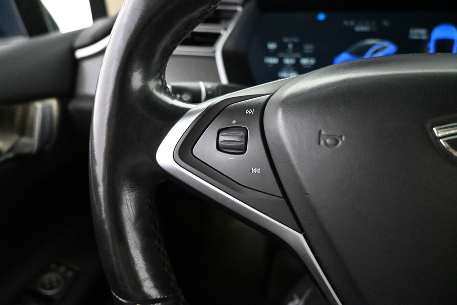 Tesla Model X vaihtoauto