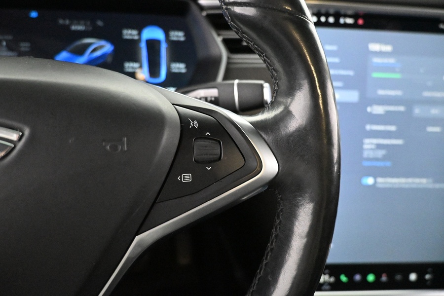 Tesla Model X vaihtoauto