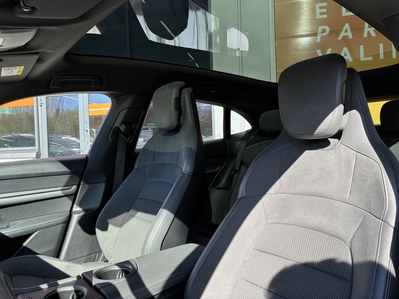 Porsche Taycan vaihtoauto