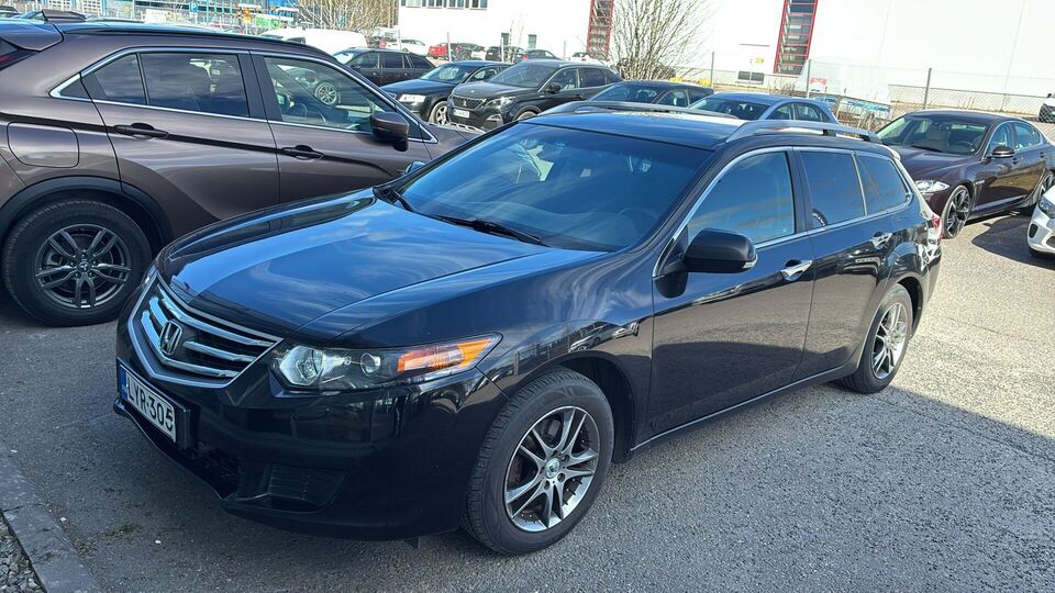 Honda Accord vaihtoauto