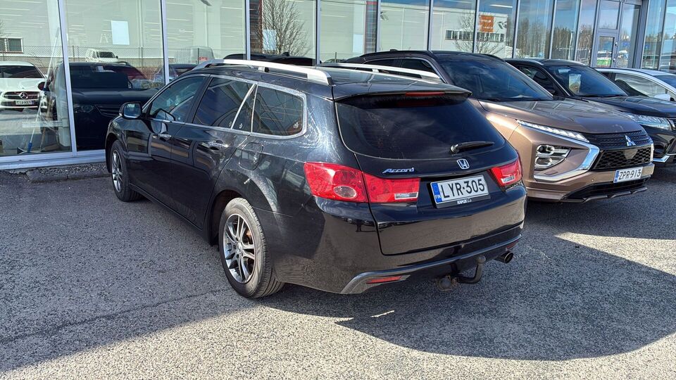 Honda Accord vaihtoauto