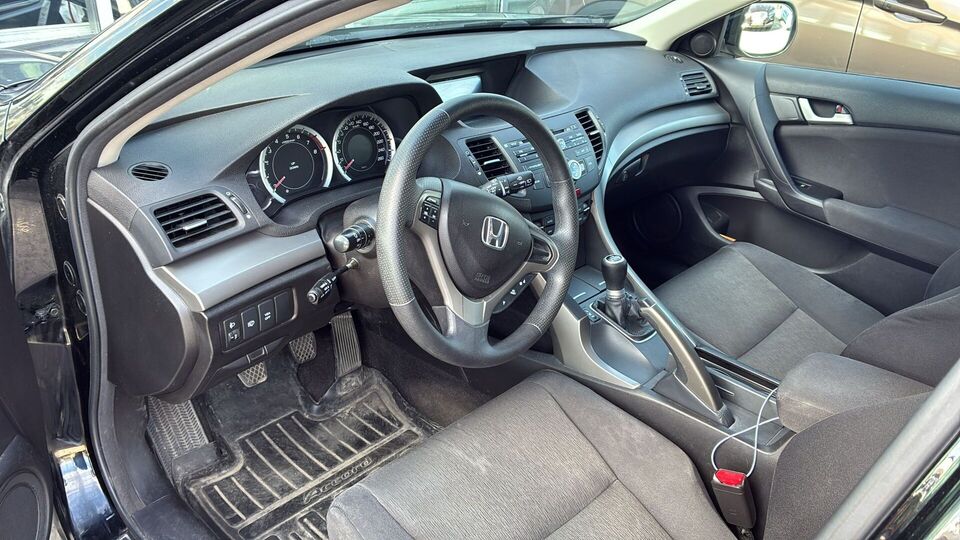 Honda Accord vaihtoauto