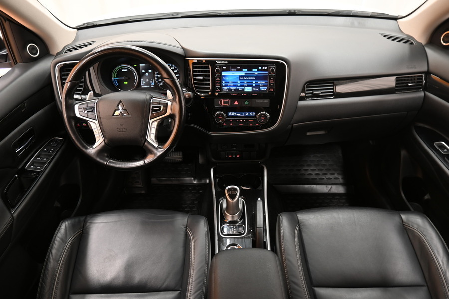 Mitsubishi Outlander PHEV vaihtoauto