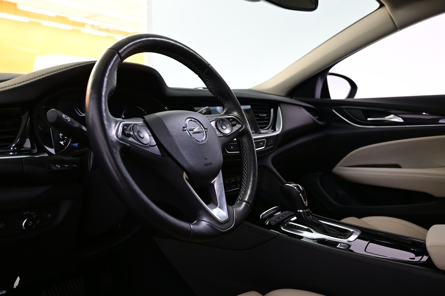 Opel Insignia vaihtoauto