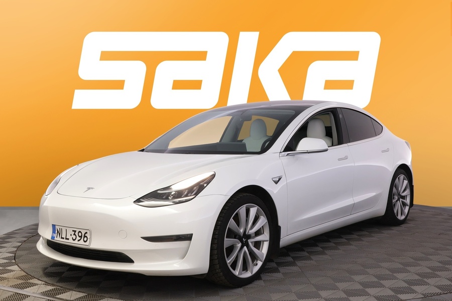 Tesla Model 3 vaihtoauto