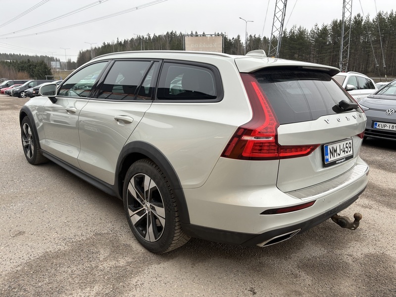 Volvo V60 Cross Country vaihtoauto