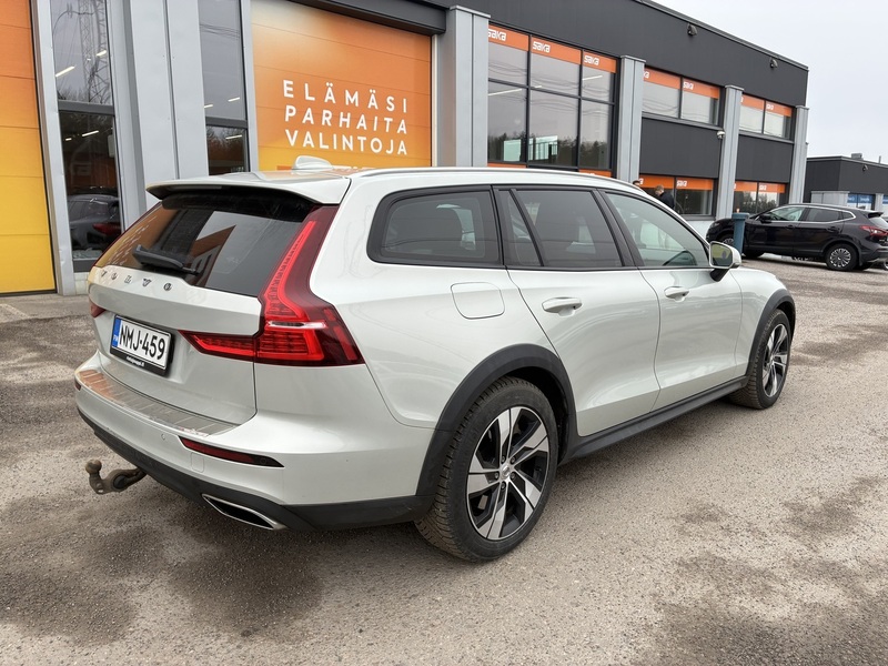 Volvo V60 Cross Country vaihtoauto