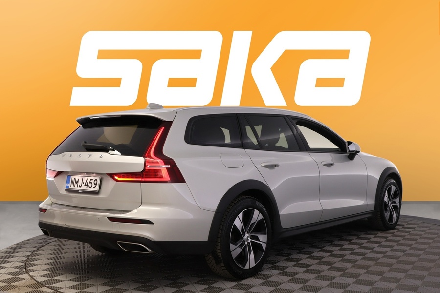 Volvo V60 Cross Country vaihtoauto