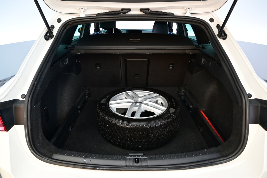 SEAT Leon Sportstourer vaihtoauto