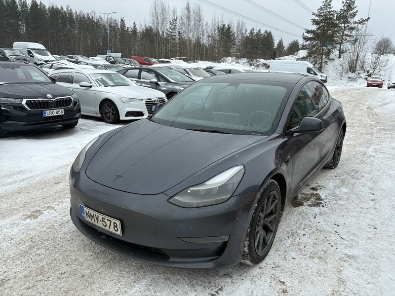 Tesla Model 3 vaihtoauto