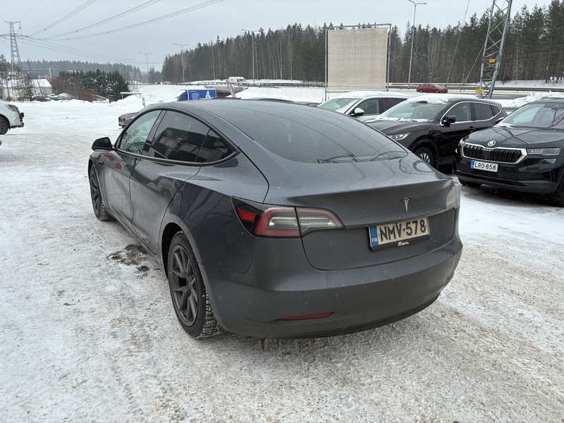 Tesla Model 3 vaihtoauto