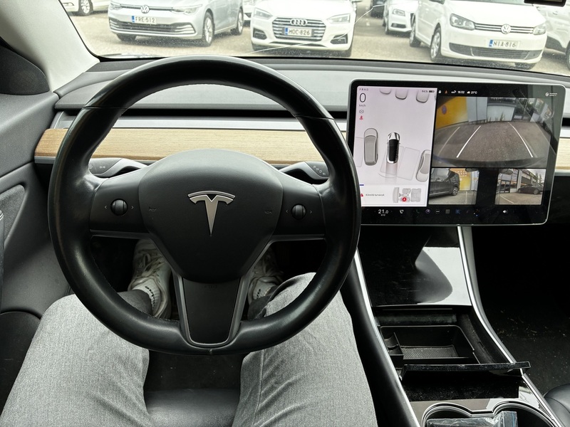 Tesla Model 3 vaihtoauto