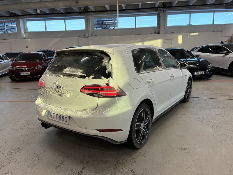 Volkswagen Golf vaihtoauto