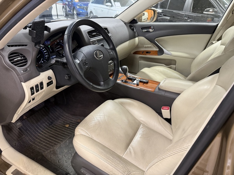 Lexus IS vaihtoauto