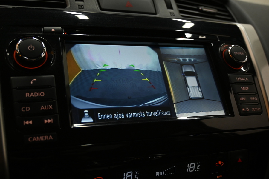 Nissan Navara vaihtoauto