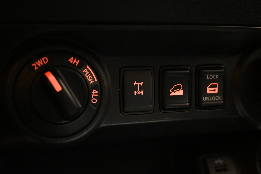 Nissan Navara vaihtoauto