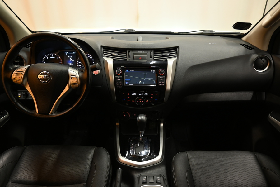 Nissan Navara vaihtoauto