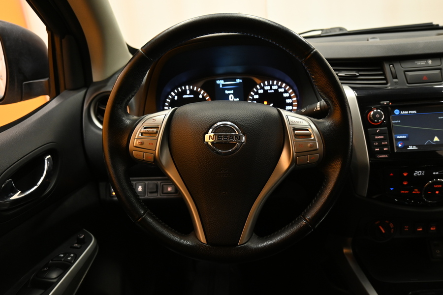 Nissan Navara vaihtoauto