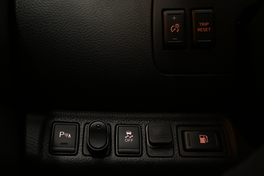 Nissan Navara vaihtoauto