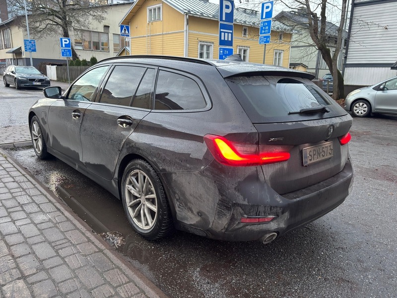BMW 330 vaihtoauto