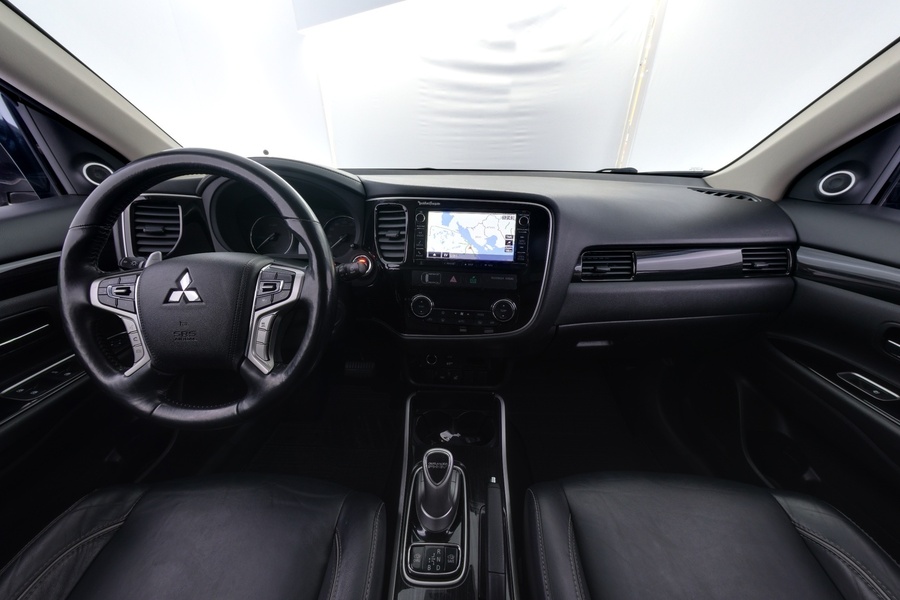 Mitsubishi Outlander PHEV vaihtoauto
