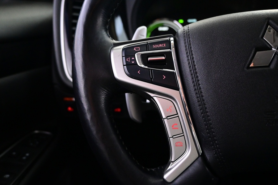 Mitsubishi Outlander PHEV vaihtoauto