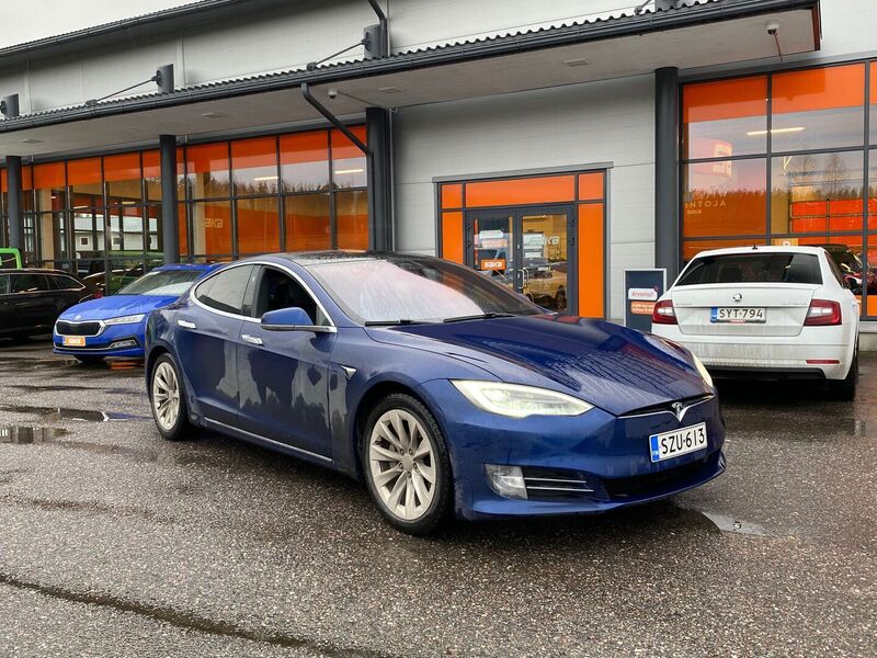 Tesla Model S vaihtoauto