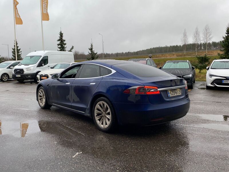 Tesla Model S vaihtoauto