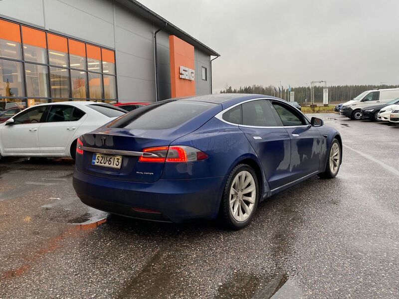 Tesla Model S vaihtoauto