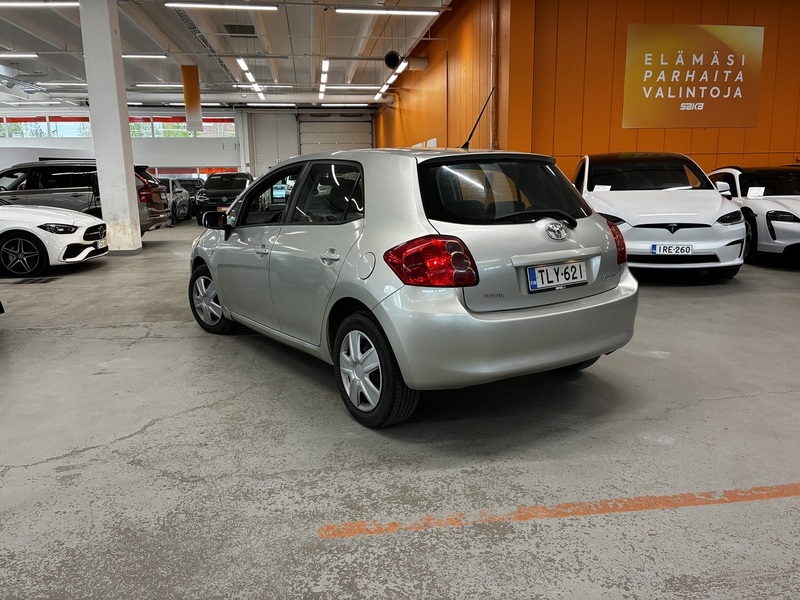 Toyota Auris vaihtoauto