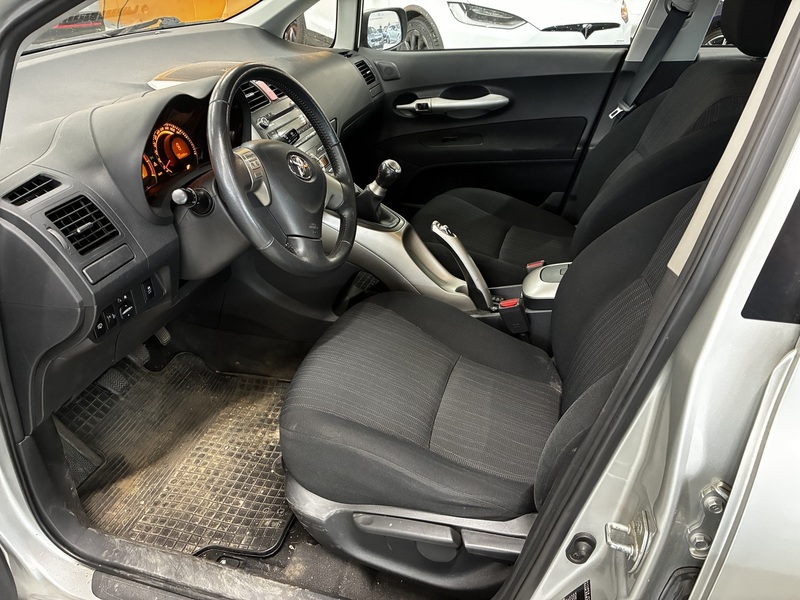 Toyota Auris vaihtoauto