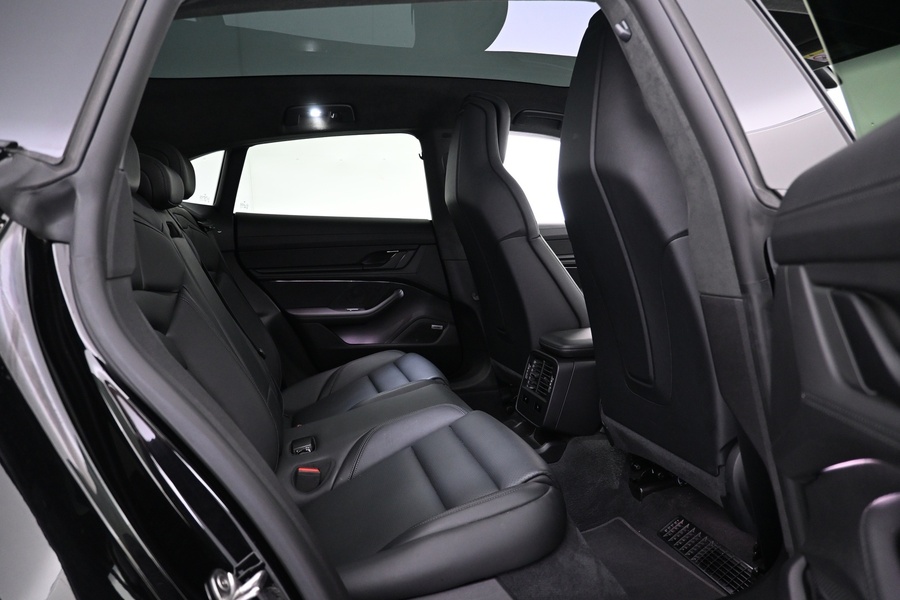 Porsche Taycan vaihtoauto