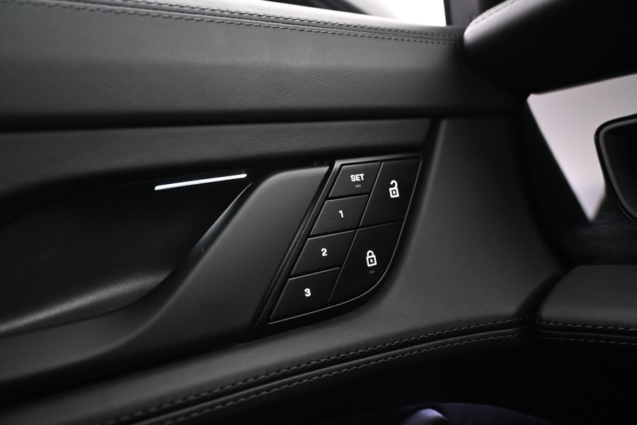 Porsche Taycan vaihtoauto