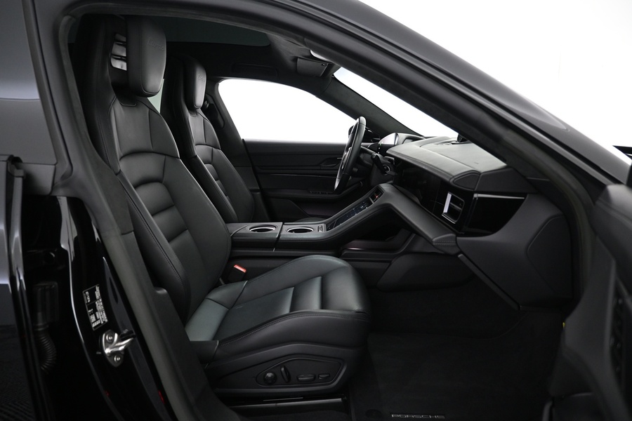 Porsche Taycan vaihtoauto