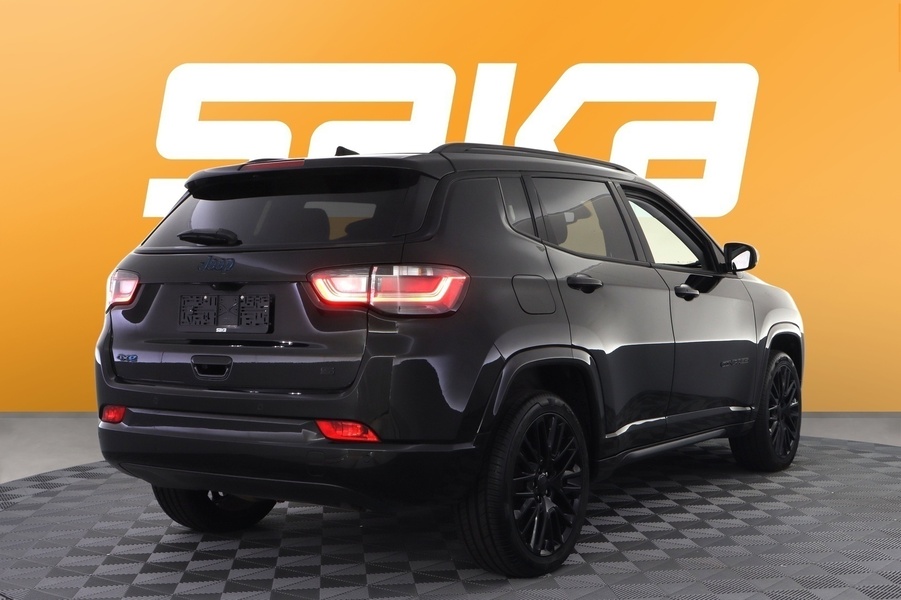 Jeep Compass vaihtoauto