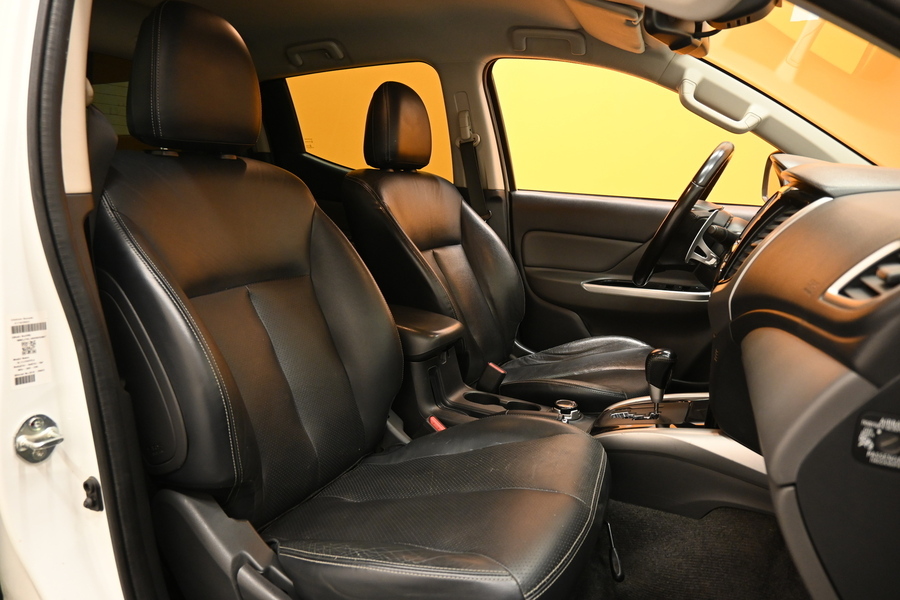 Mitsubishi L200 vaihtoauto