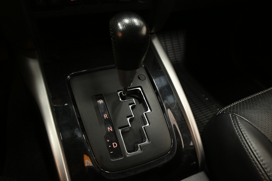 Mitsubishi L200 vaihtoauto