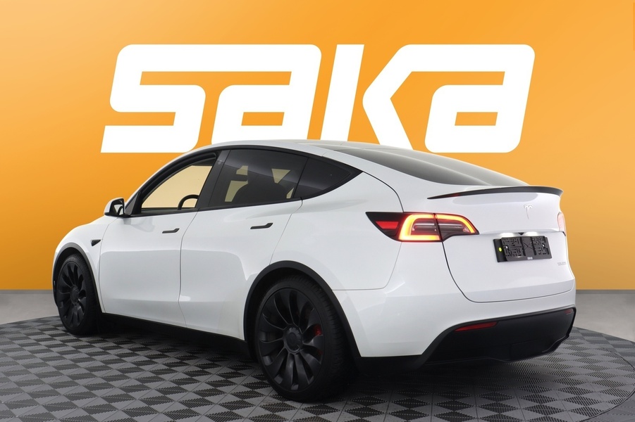 Tesla Model Y vaihtoauto