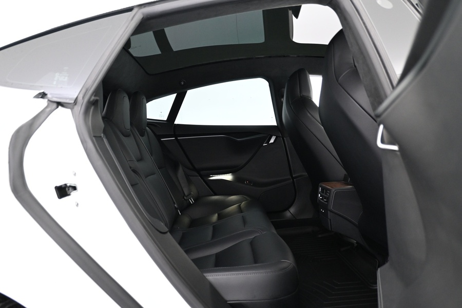 Tesla Model S vaihtoauto