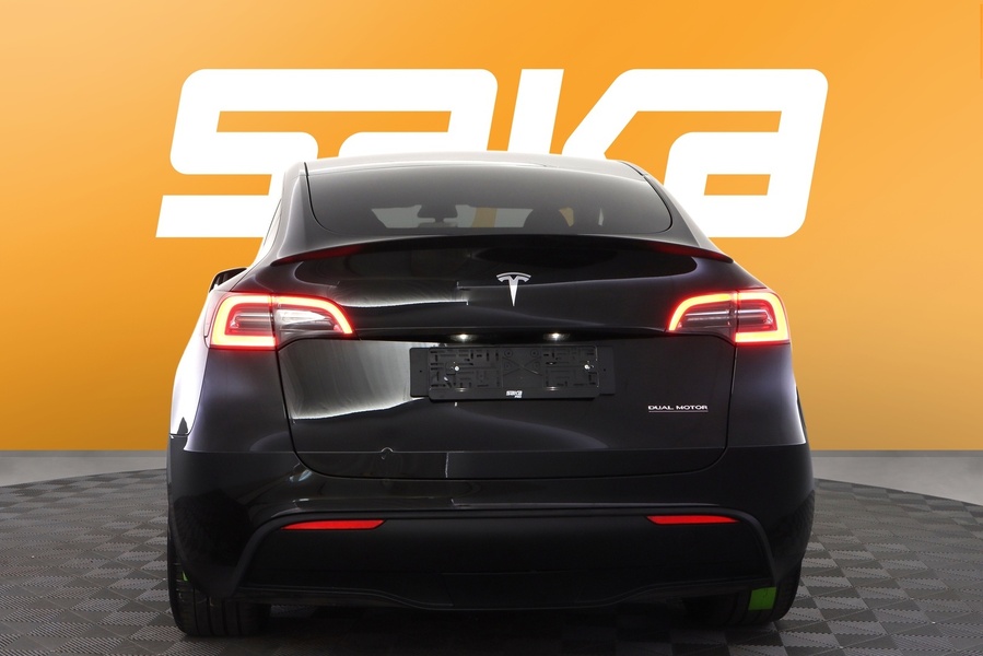 Tesla Model Y vaihtoauto