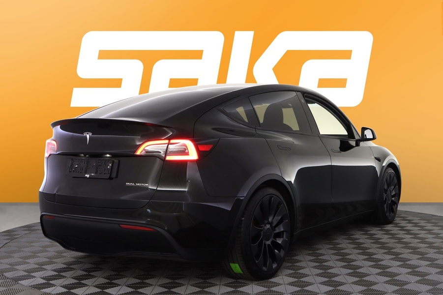 Tesla Model Y vaihtoauto