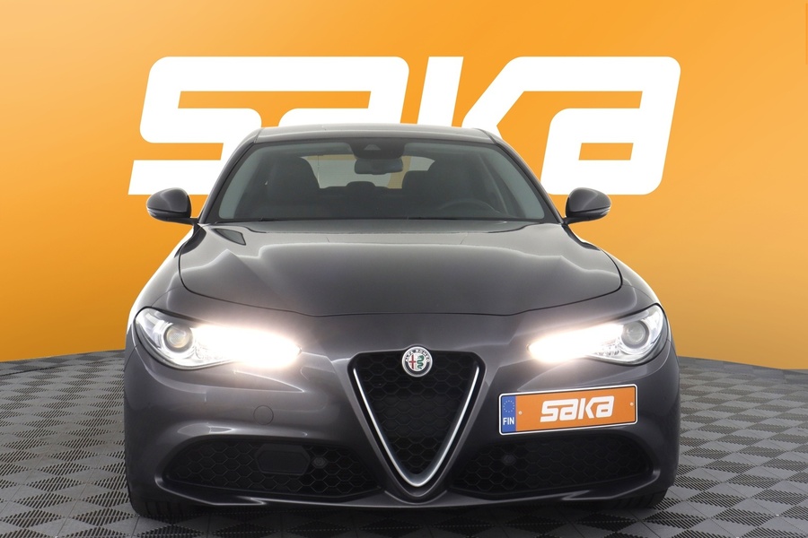 Alfa Romeo Giulia vaihtoauto