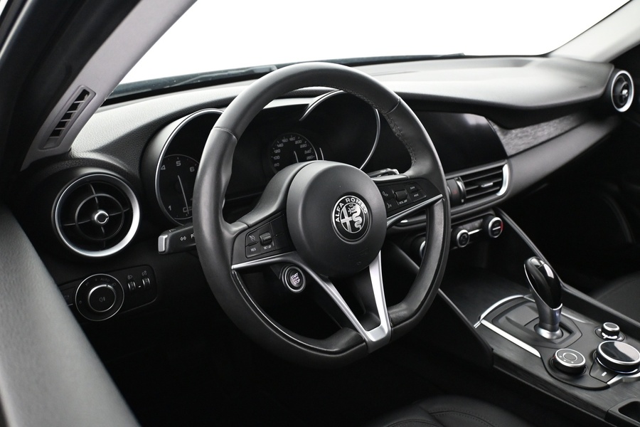 Alfa Romeo Giulia vaihtoauto